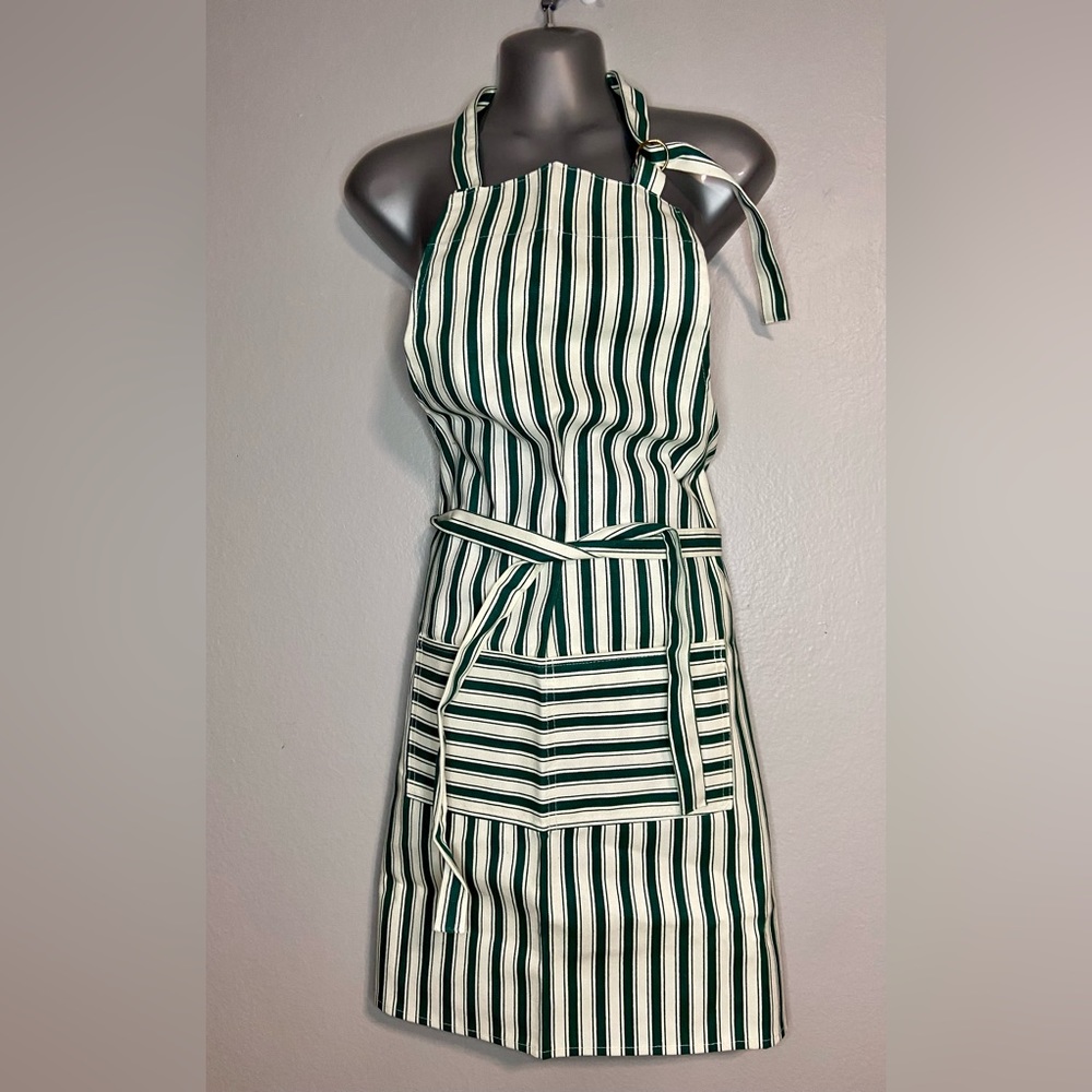 Cotton Cooking Apron with pockets.Green/White.